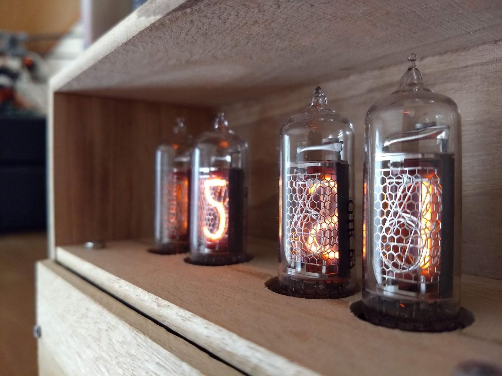 Nixie Tube Clock // Fabri91.eu